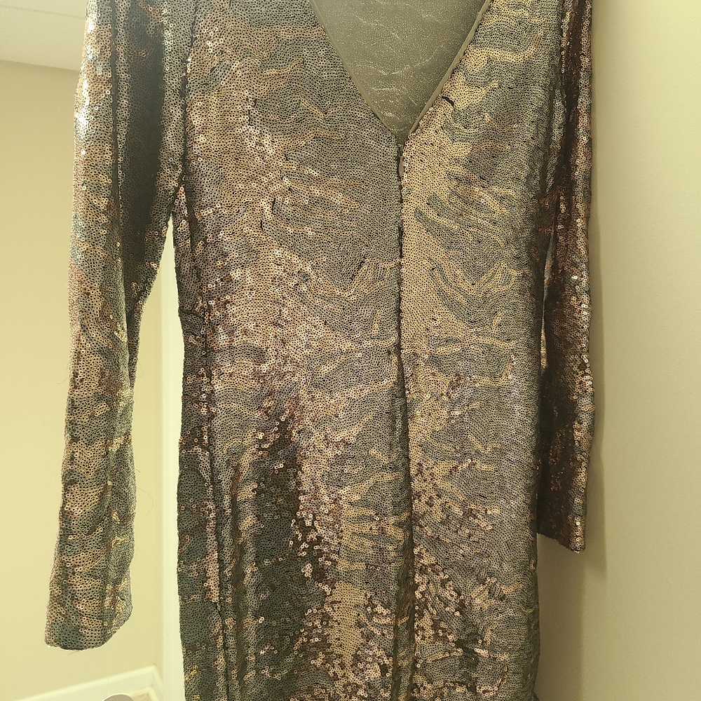 Dress - Picture 2 of 4